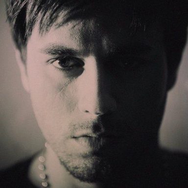 Enrique Iglesias photo 31