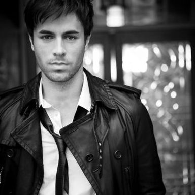 Enrique Iglesias photo 40