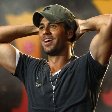 Enrique Iglesias photo 34