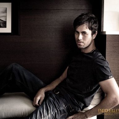 Enrique Iglesias photo 39