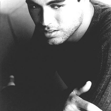 Enrique Iglesias photo 33