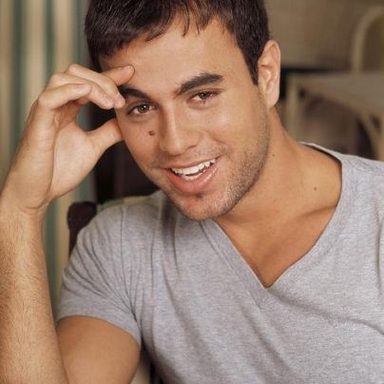 Enrique Iglesias photo 37