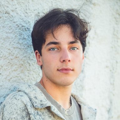 Enzo Ferro