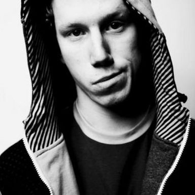 Erik Hassle