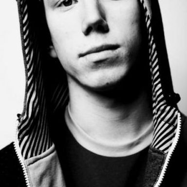 Erik Hassle