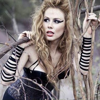 Erikka photo 30