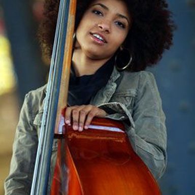 Esperanza Spalding photo 21
