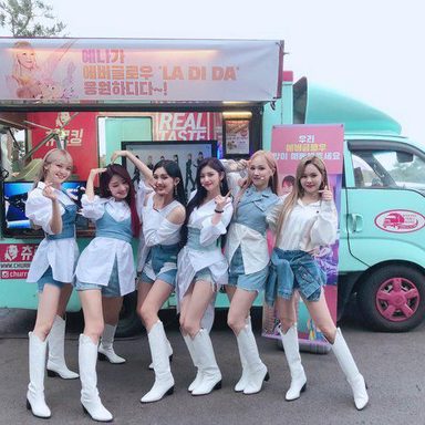 EVERGLOW photo 42