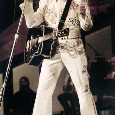 Elvis Presley photo 18