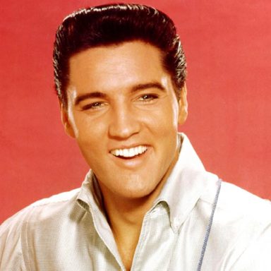 Elvis Presley photo 16