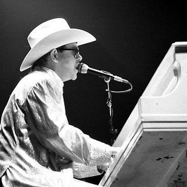 Elton John photo 29