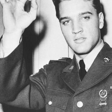 Elvis Presley photo 10
