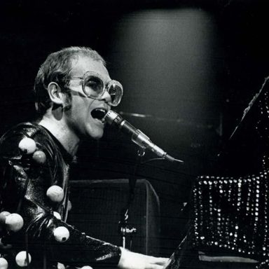 Elton John photo 16