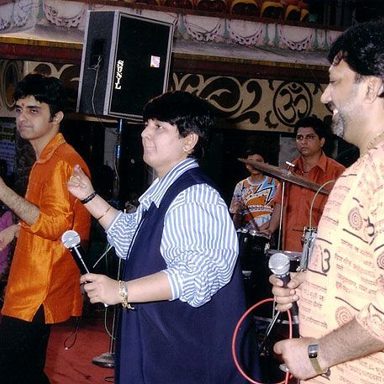 Falguni Pathak