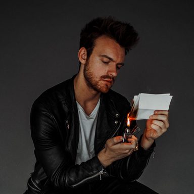 Finneas photo 26