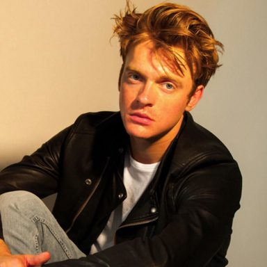 Finneas photo 9