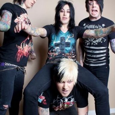 Falling In Reverse photo 42