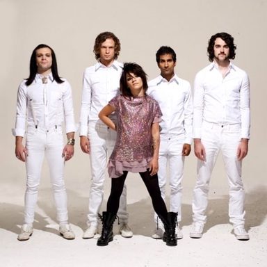 Flyleaf photo 43