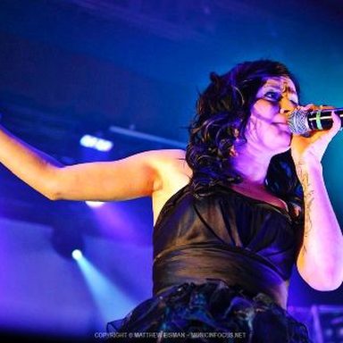 Flyleaf photo 29