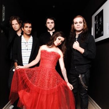 Flyleaf photo 42