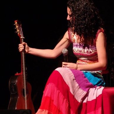 Flávia Wenceslau