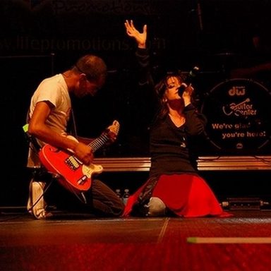 Flyleaf photo 39