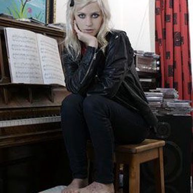 Gin Wigmore photo 11