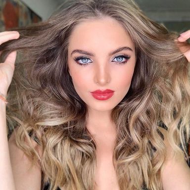 Giovanna Chaves photo 15