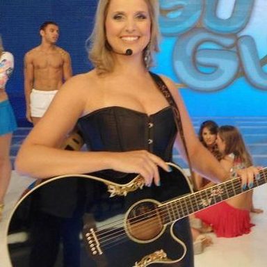 Gizely Dell