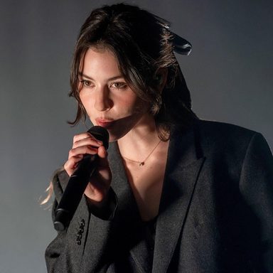 Gracie Abrams photo 20