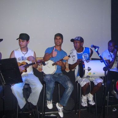 Grupo Assim Que Se Faz