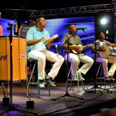Grupo Fm Brasil