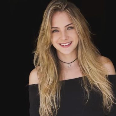 Gabi Martins photo 15