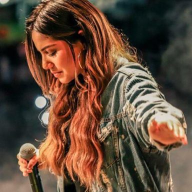 Gabriela Rocha photo 10