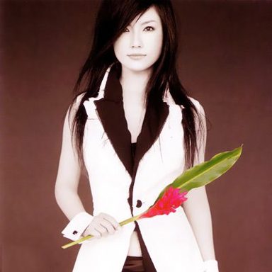 Hitomi Shimatani photo 9