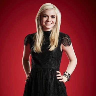 Holly Henry photo 9