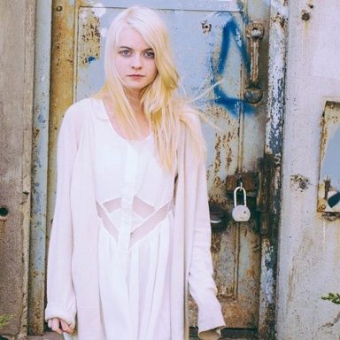 Holly Henry photo 12