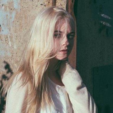 Holly Henry photo 16