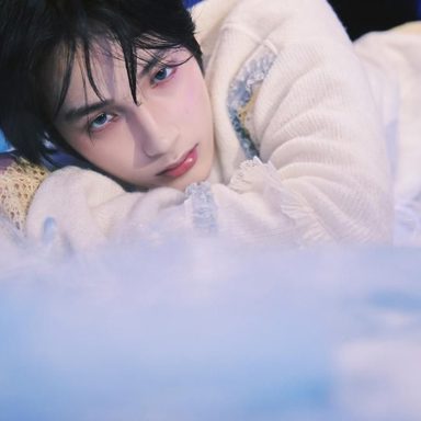 Hueningkai (TXT) photo 11