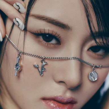 Huh Yunjin (LE SSERAFIM)