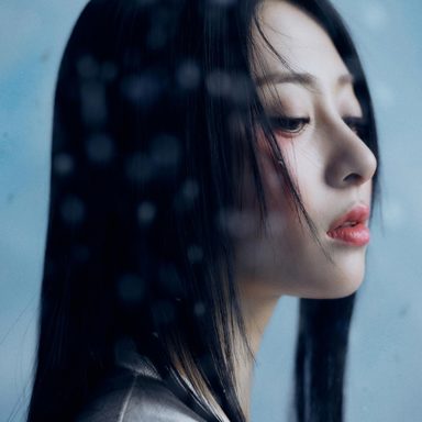 Huh Yunjin (LE SSERAFIM) photo 17