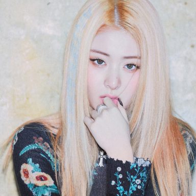 Huh Yunjin (LE SSERAFIM)
