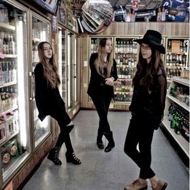 HAIM photo 26