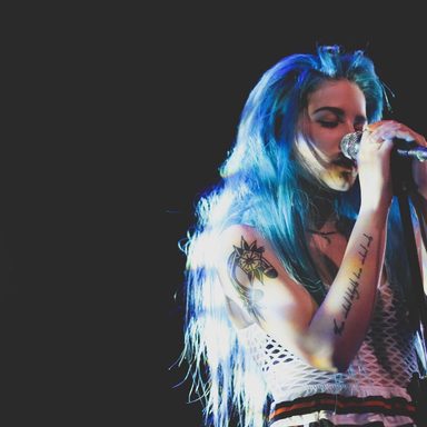 Halsey photo 54