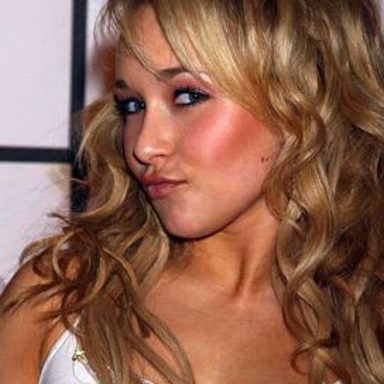 Hayden Panettiere photo 14
