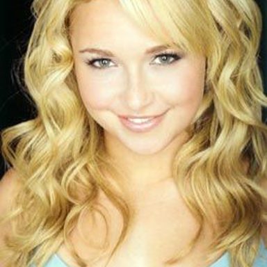 Hayden Panettiere photo 10