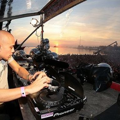 Headhunterz