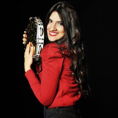 Hellen Caroline