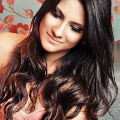 Hellen Caroline