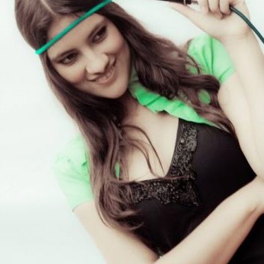 Hellen Caroline photo 9